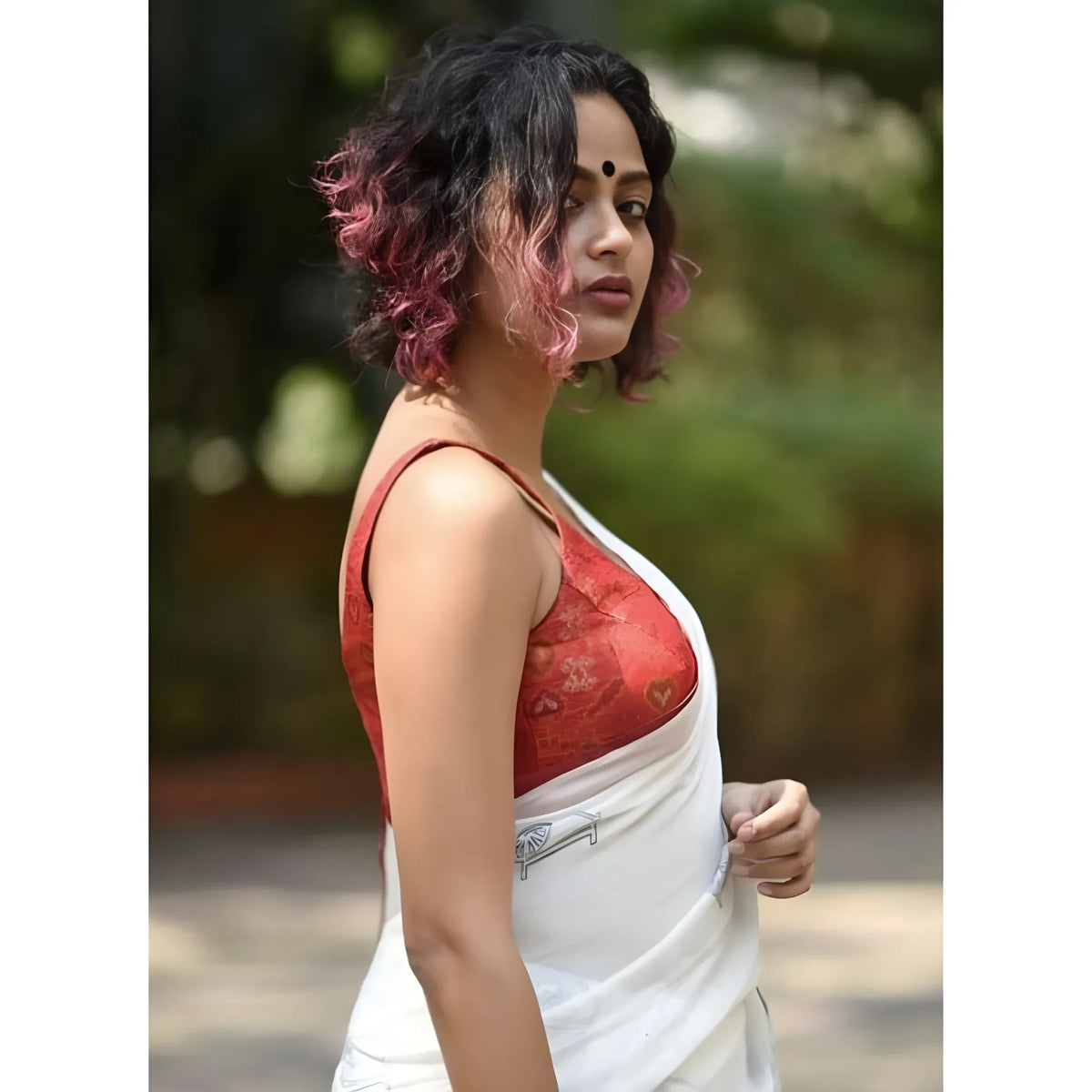 Women's Linen Printed Saree With Unstitched Blouse 5.5Mtr (White)