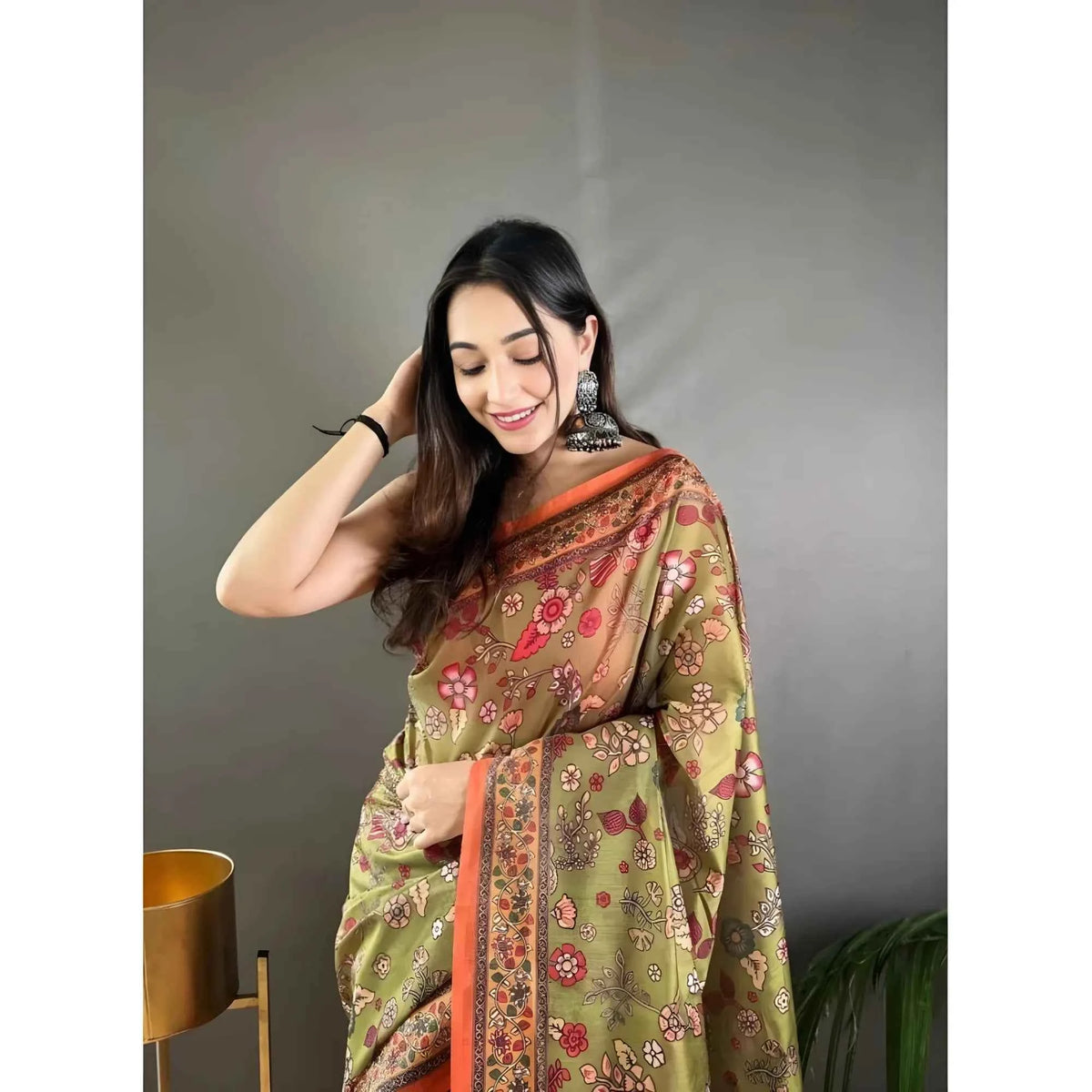 Veya Linen Printed Saree With Unstitched Blouse