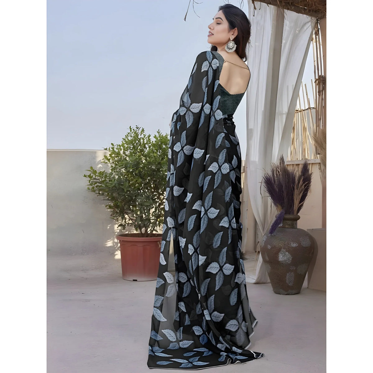 Women's Chiffon Printed Saree With Unstitched Blouse 5.5Mtr  (Black)