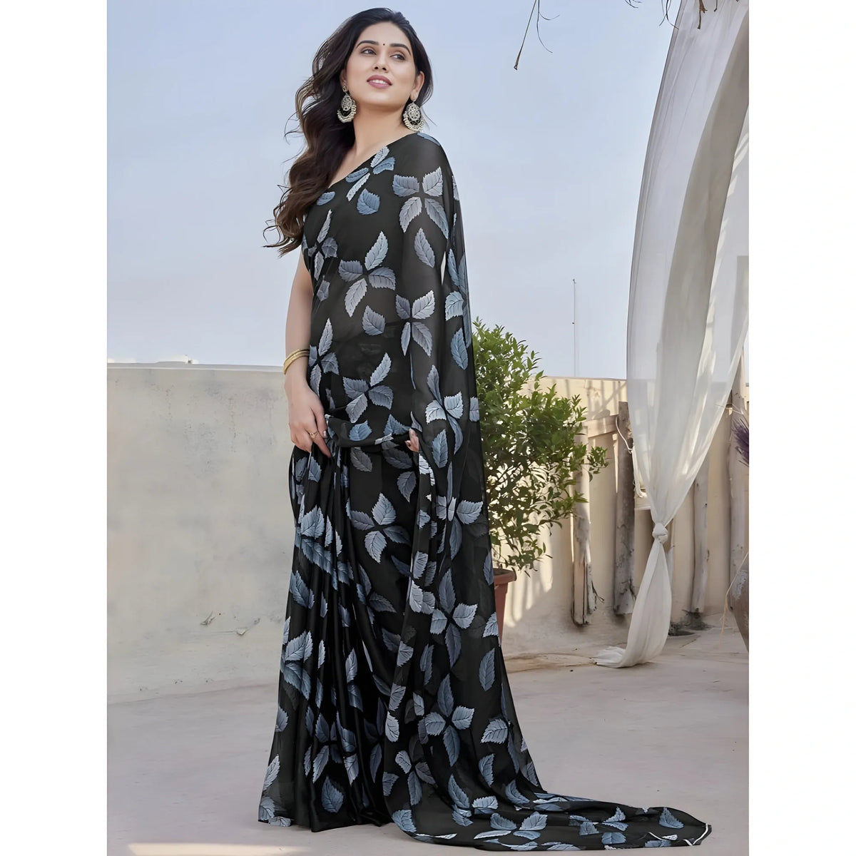 Women's Chiffon Printed Saree With Unstitched Blouse 5.5Mtr  (Black)