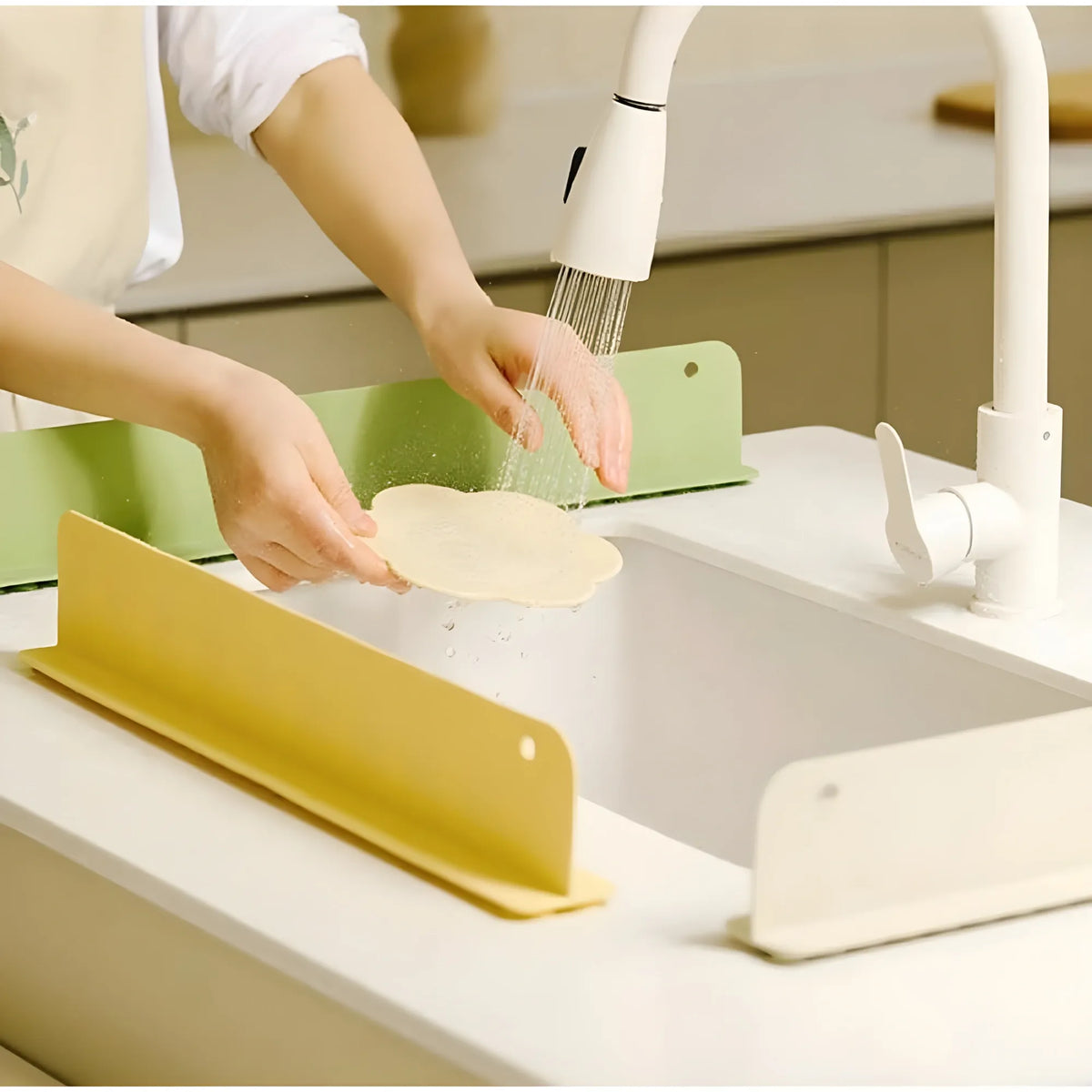 Silicone Sink Splash Guard for Kitchen (Multicolor)