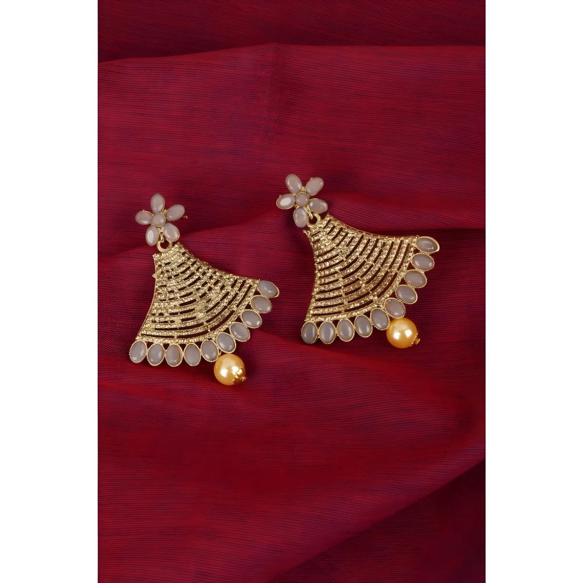 Women's Rose Gold Plated Alloy Earrings (Gold)