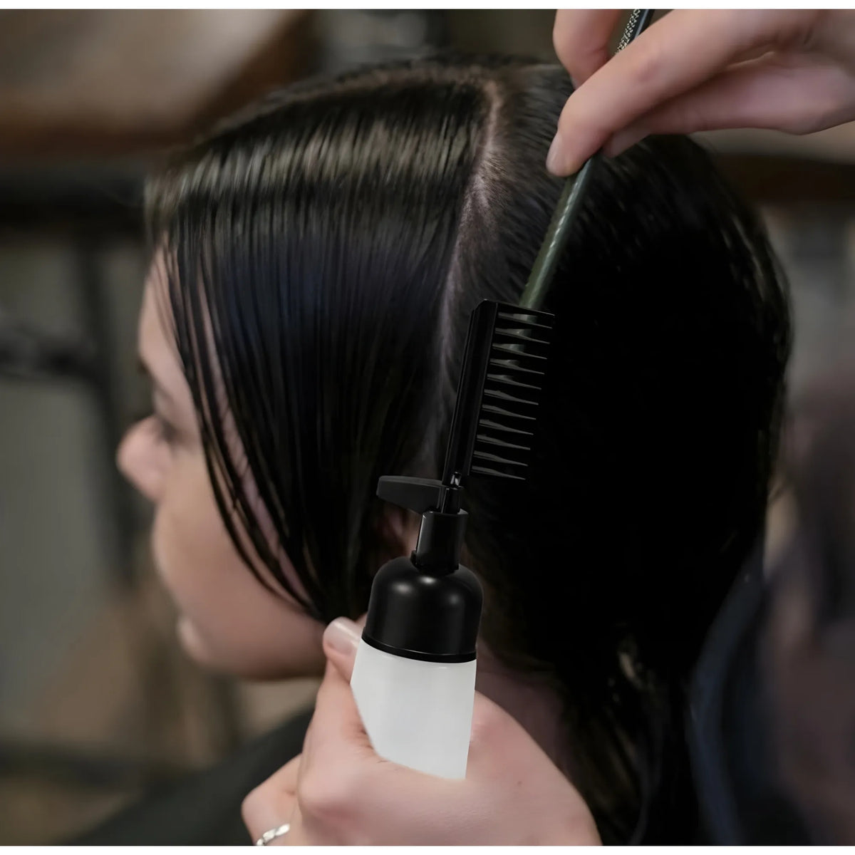 Plastic Root Comb Hair Dye Applicator Bottle (Black)