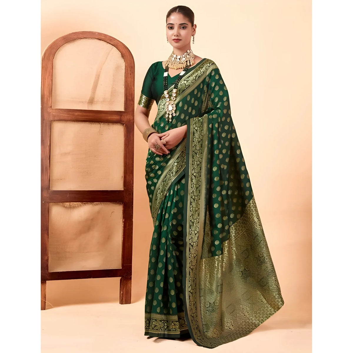 Women's Jacquard Printed Saree With Unstitched Blouse 5.5Mtr (Bottle Green)