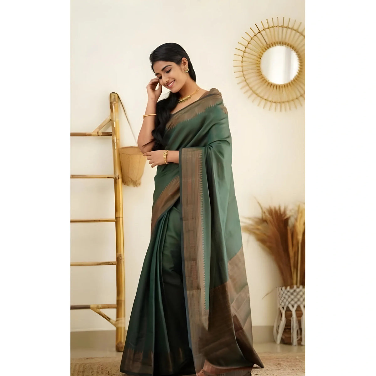 Women's Litchi silk Printed Saree With Unstitched Blouse (Green)