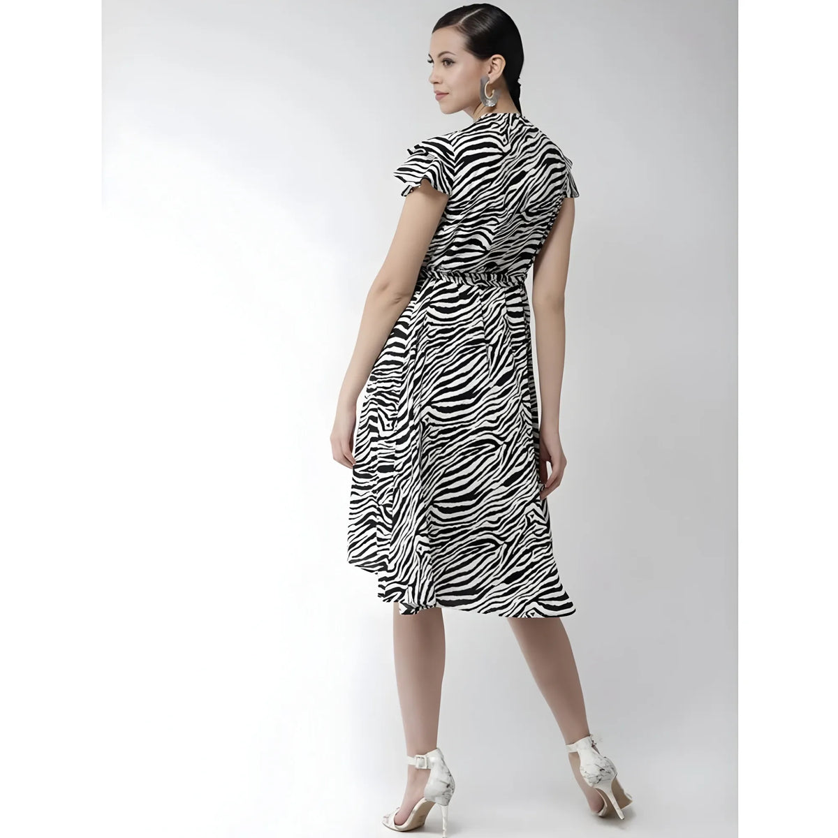 Women's Polyester Animal Print Short Sleeve Knee-Length Dress (Black - White)