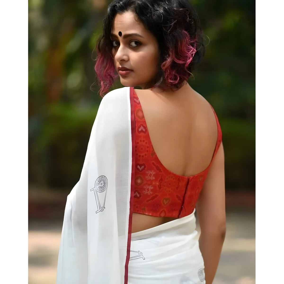 Women's Linen Printed Saree With Unstitched Blouse 5.5Mtr  (White)